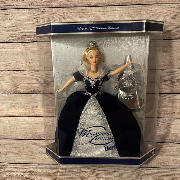Millennium Princes Barbie - Picture 1 of 5